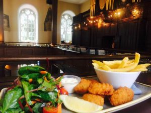 愛爾蘭景點及美食炸魚薯條The Church Bar & Restaurant pub food fish and chips